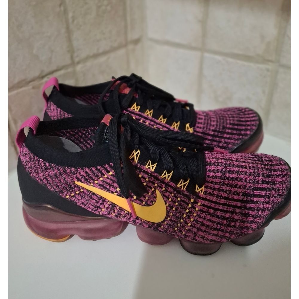 Nike Air VaporMax Flyknit 3 Sneakers Shoes Fuchsia Laser Orange Size 8.5
